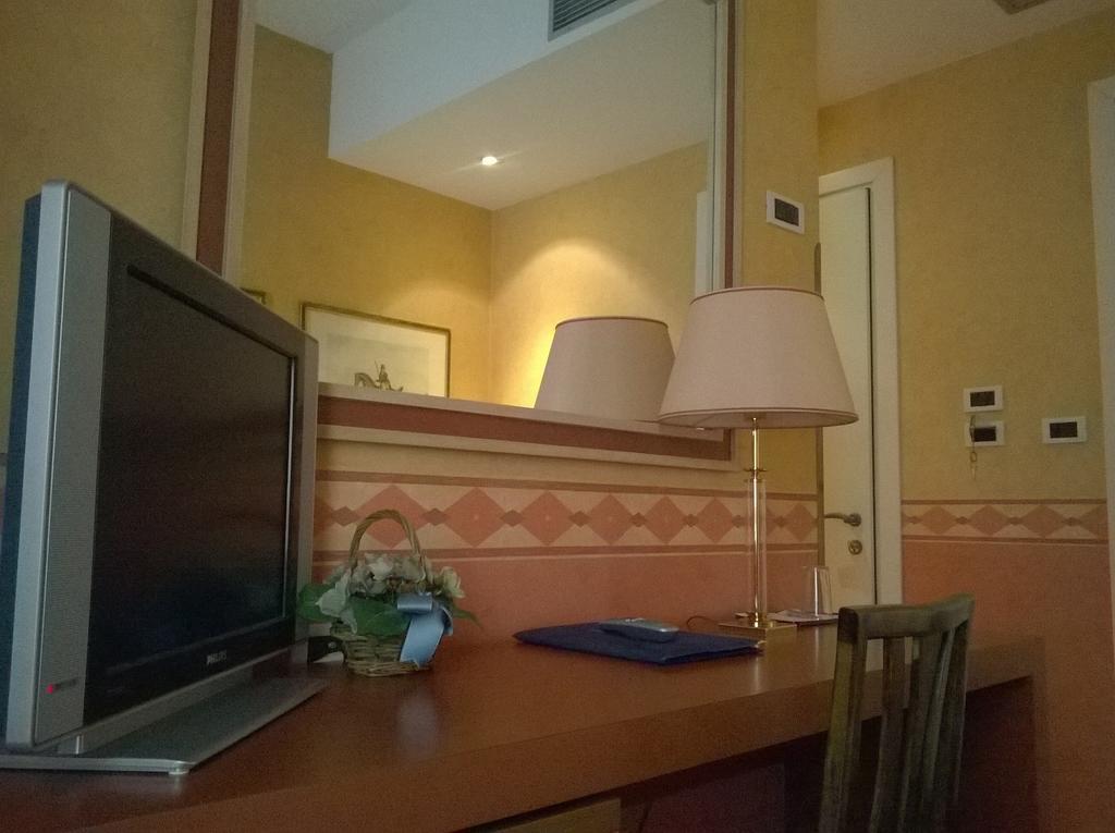 Hotel Colombia Triëst Buitenkant foto