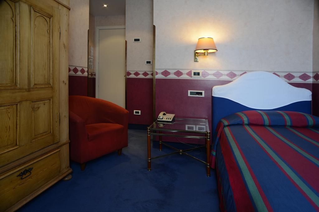 Hotel Colombia Triëst Buitenkant foto